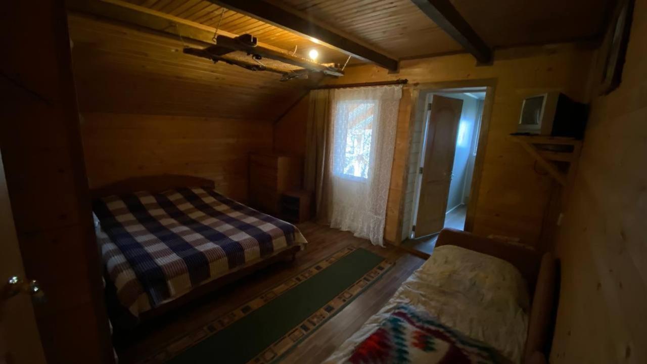 Gostynna Hata Hotel Mykulychyn Eksteriør billede