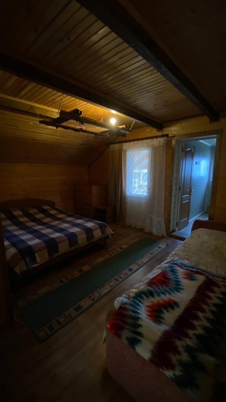 Gostynna Hata Hotel Mykulychyn Eksteriør billede